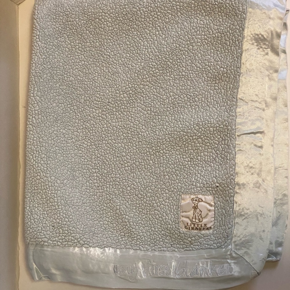 Little Giraffe Textured Blanket in Soft Gray